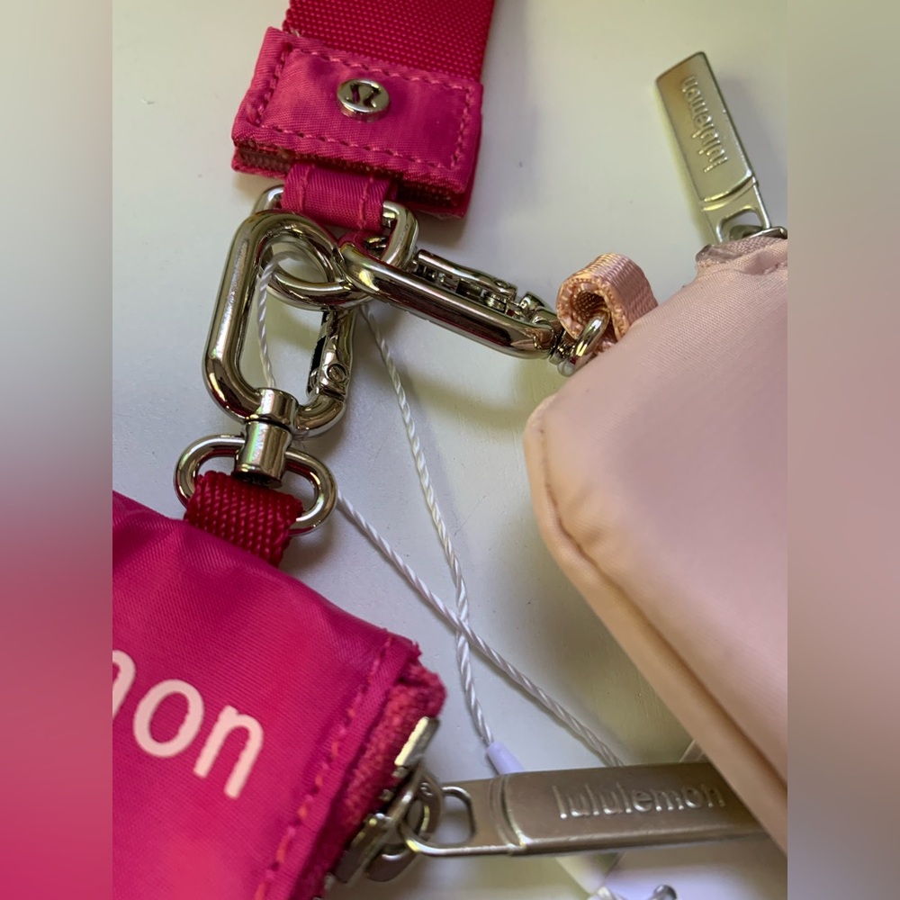 Lululemon dual pouch wristlet - Picture 4 of 6